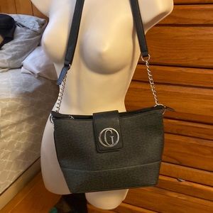 Black new guess purse super cute excellent condition